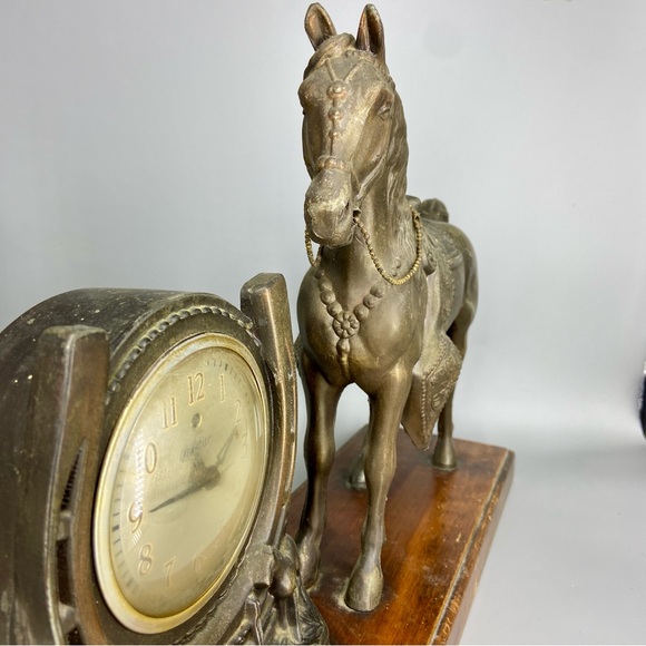 Vintage Bronze Horse Mantle Clock Spartus Horseshoe & Saddle Western Equestrian - Picture 8 of 15